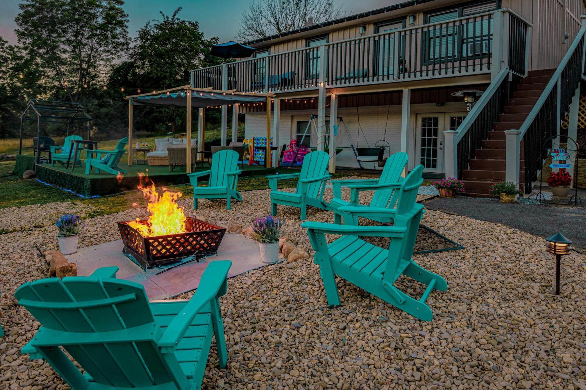 Carloover Vista: Mountain Escape Hot Springs Exterior foto
